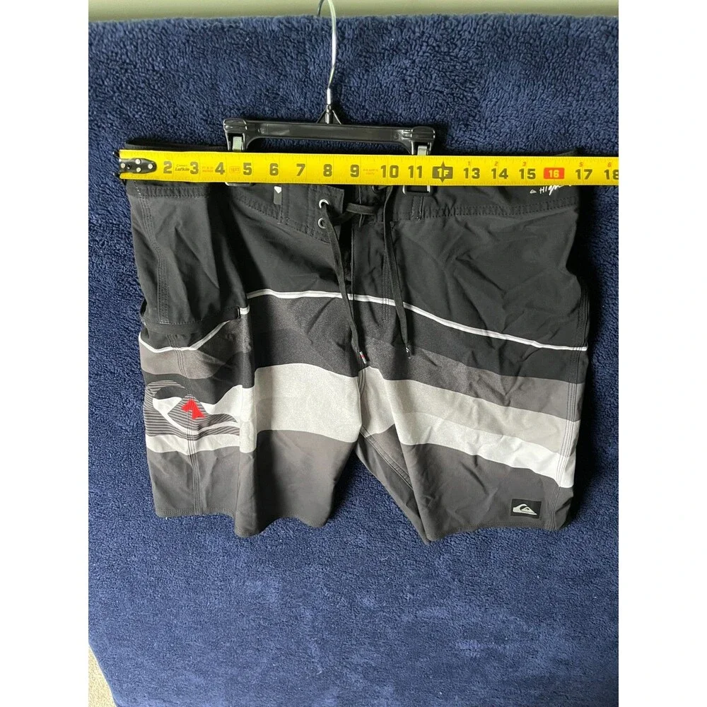 Quicksilver Shorts Mens Highline Boardshort Size 34 Gray Striped